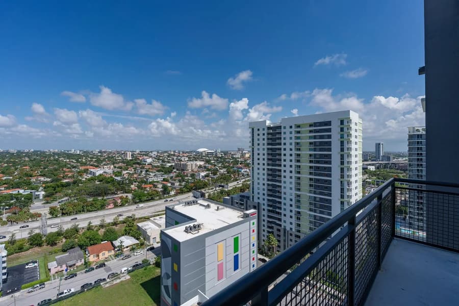 Maizon Brickell — Balcony Views
